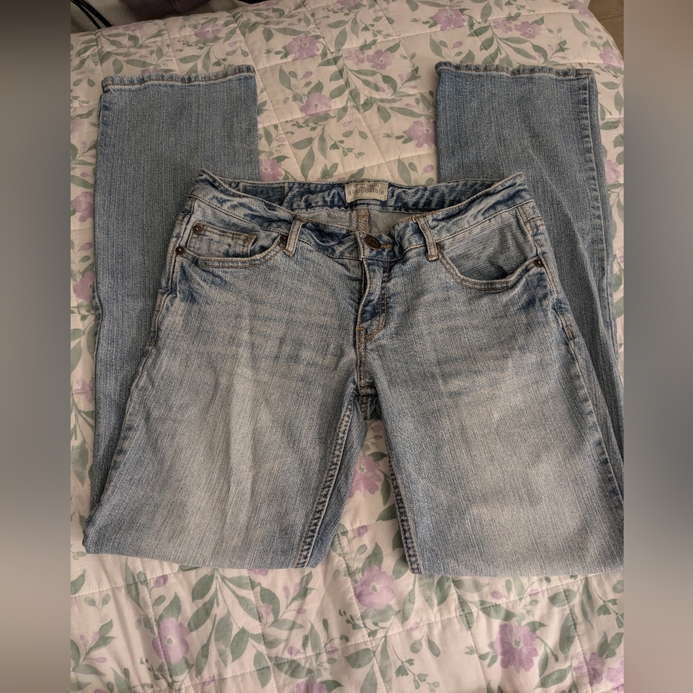 Aeropostale Low Rise Chelsea Bootcut 5/6 Regular Light Wash Denim Jeans